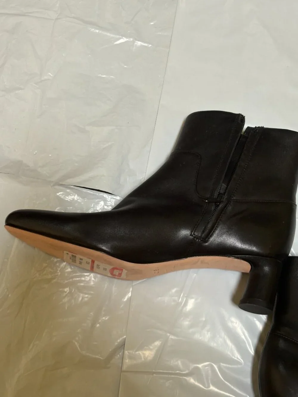 Vince Hilda Soft Leather Booties Sz 7.5 Black ~2 inch Heel